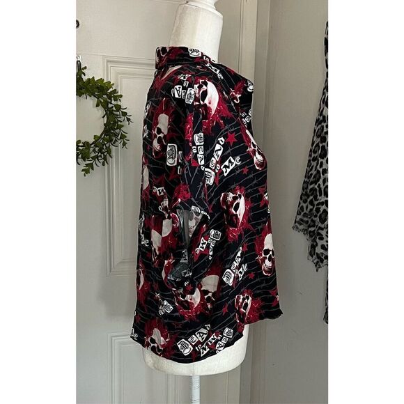 Social Collision Flaming Skulls Allover Print Girls Woven Button-Up (Med) - Picture 4 of 8